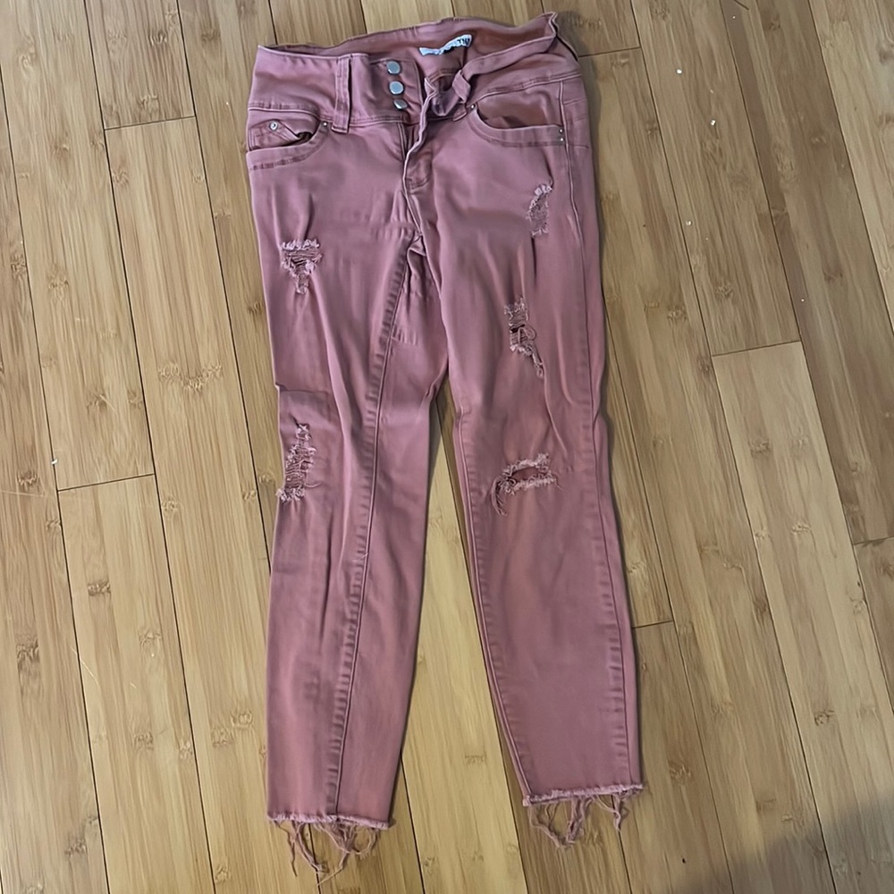 Super cute rose pink distressed skinny jeans